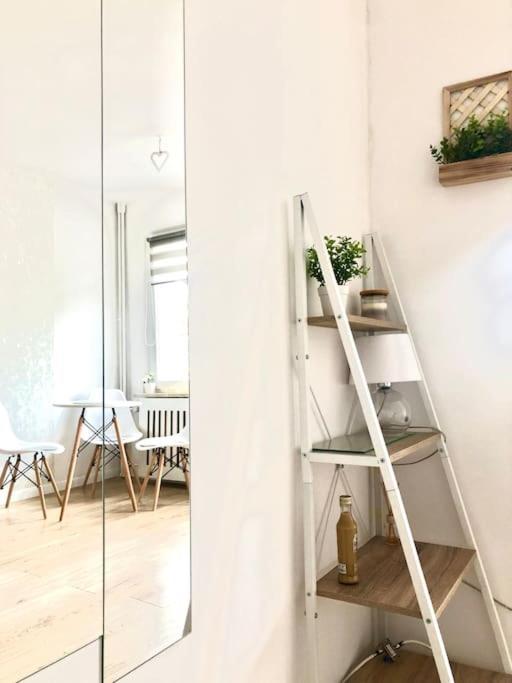 Miejskie Mieszkanie Apartamento Varsóvia Exterior foto